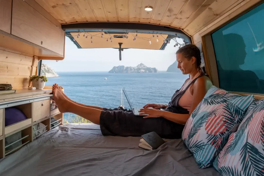 Viajar con tu caravana es lo mejor que puedes hacer cuando quieres tener libertad de movimiento y ahorrar dinero
